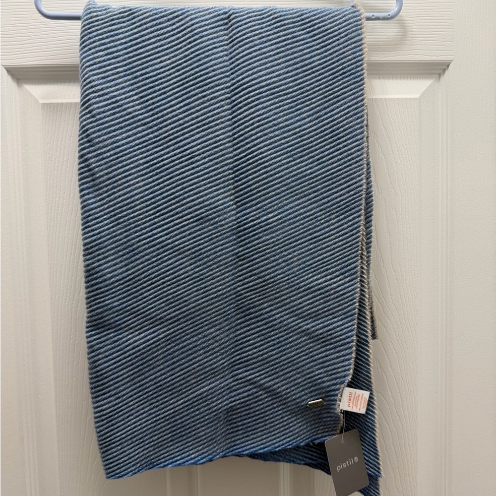 Pistil Scarf